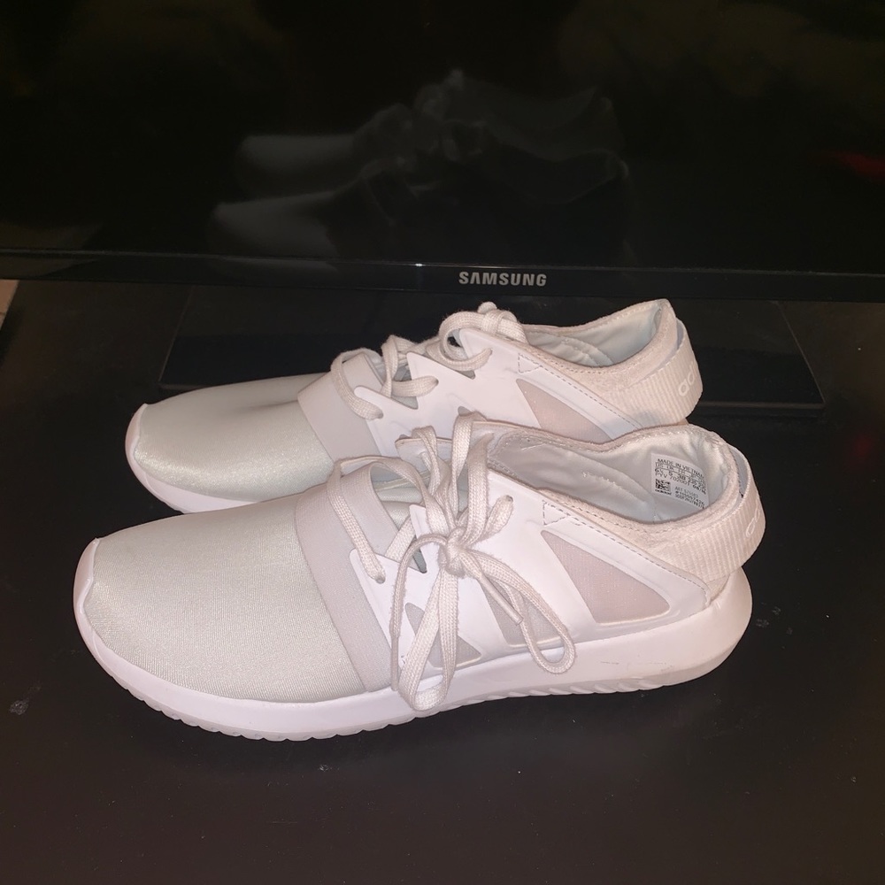White adidas tennis shoes